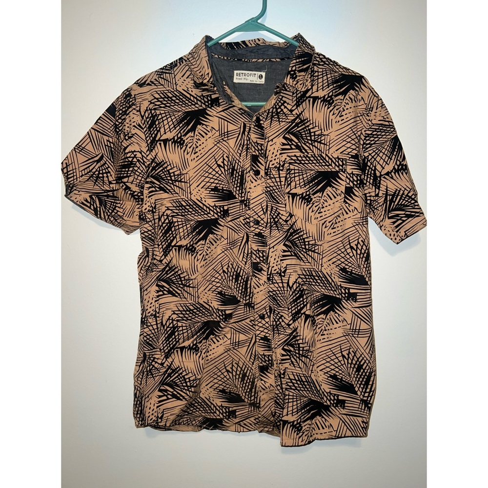 NWOT Mens Retrofit shirt large